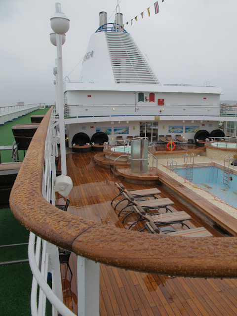 Silver Shadow - Deck 9