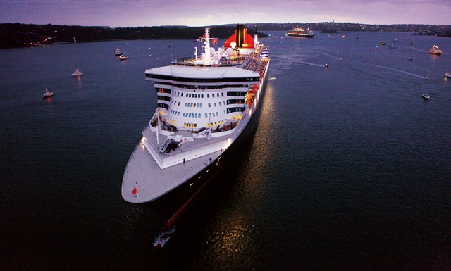 Cunard - Qm2 - Night